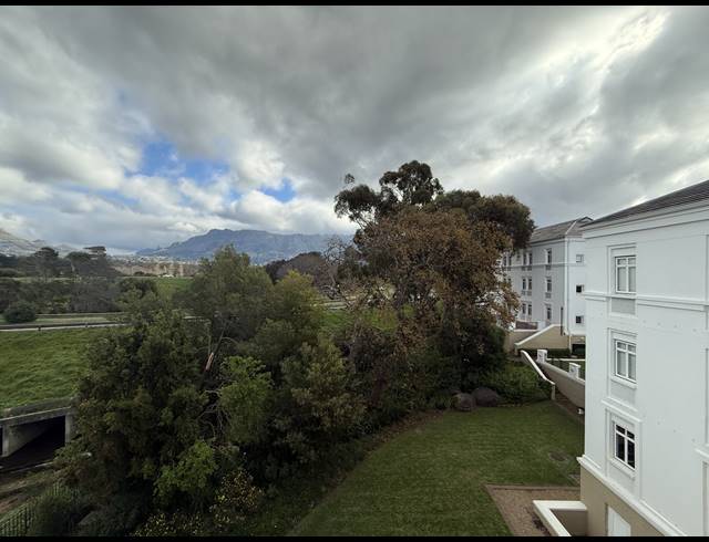 74M² OFFICE TO LET IN CONSTANTIA